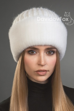 Зимняя женская шапка из натурального меха